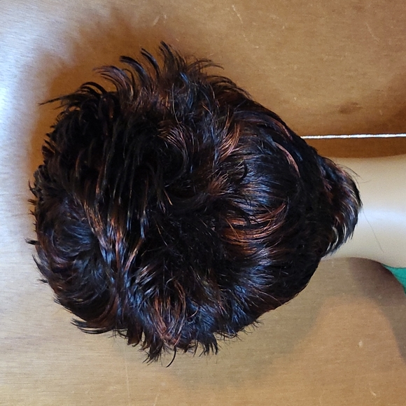 Short Black / Burnt Orange Spiky Wig - Picture 6 of 6